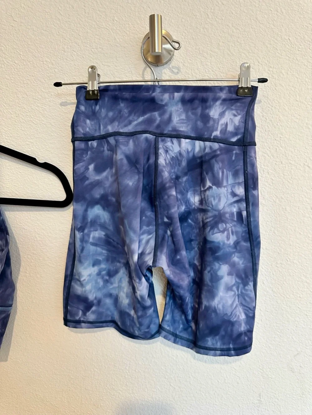 Gymshark Women's Blue Tie-Dye Athletic Shorts & Sports Bra Set - Picture 4 of 5